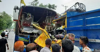 দিনাজপুর-রংপুর মহাসড়কে বাস-ট্রাক সংঘর্ষে আহত ১৪, আশঙ্কাজনক ৩